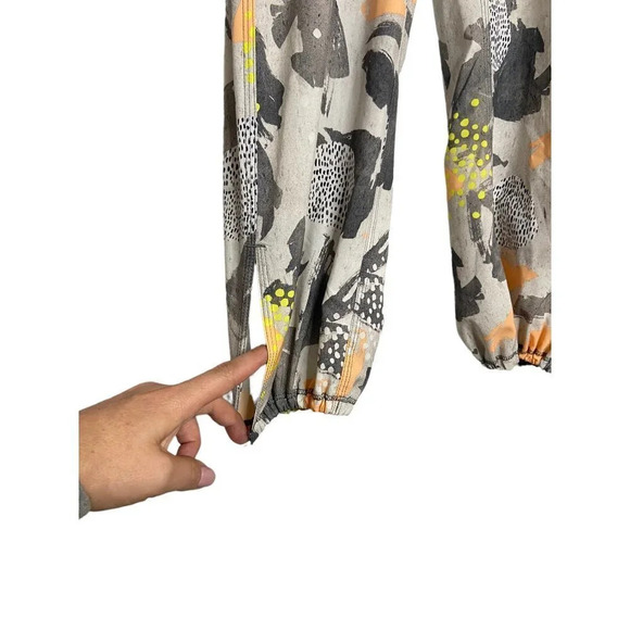 Lululemon Om Pant Mini Art Pop White Multi-sz approx. 6 - Picture 10 of 13